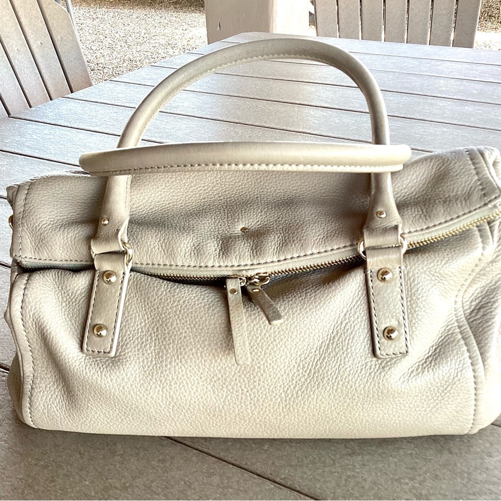 KATE SPADE New York Cobble Hill
Leslie Satchel, Oyster (Taupe)